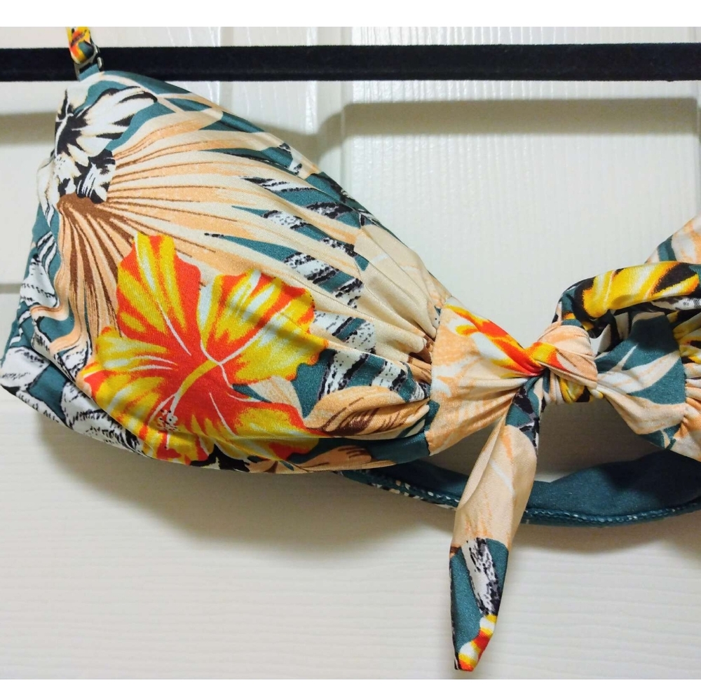 🌺 2-in-1 Tropical Style Swim Top | Manhattan Beachwear | The Bikini Lab